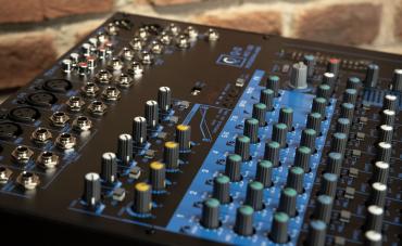 MIXER Q12 MK2 USB