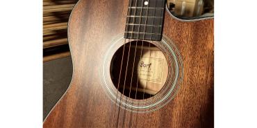 GUIT ACUST PURE-DCMF NS W/BAG