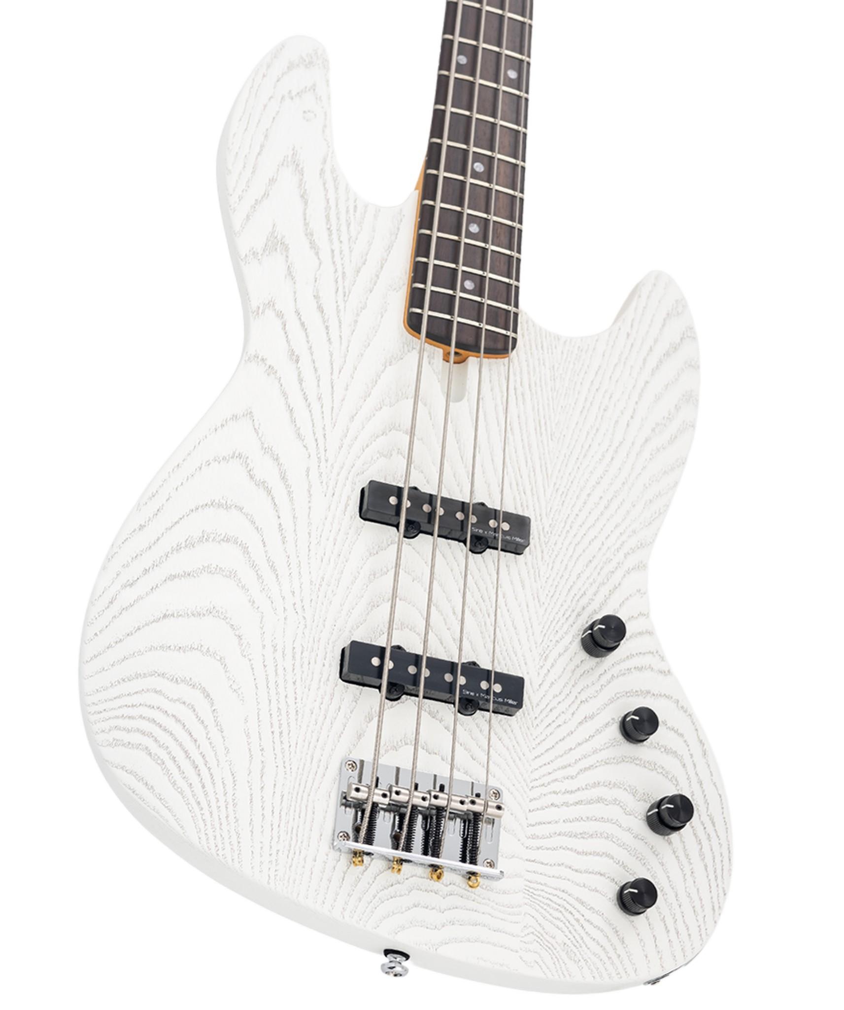 V6-4 AWH ANTIQUE WHITE